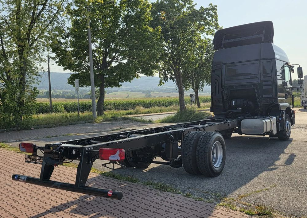 MAN TGM 15.290 / RAMA DO ZABUDOWY / AUTOMAT / SPROWADZONY / E6 / LIFT / ROZSTAW OSI 5.5M / LAWETA / POMOC DROGOWA / STAN BARDZO DOBRY/ - Камион со кабинска шасија: слика 3 MAN TGM 15.290 / RAMA DO ZABUDOWY / AUTOMAT / SPROWADZONY / E6 / LIFT / ROZSTAW OSI 5.5M / LAWETA / POMOC DROGOWA / STAN BARDZO DOBRY/ - Камион со кабинска шасија: слика 3