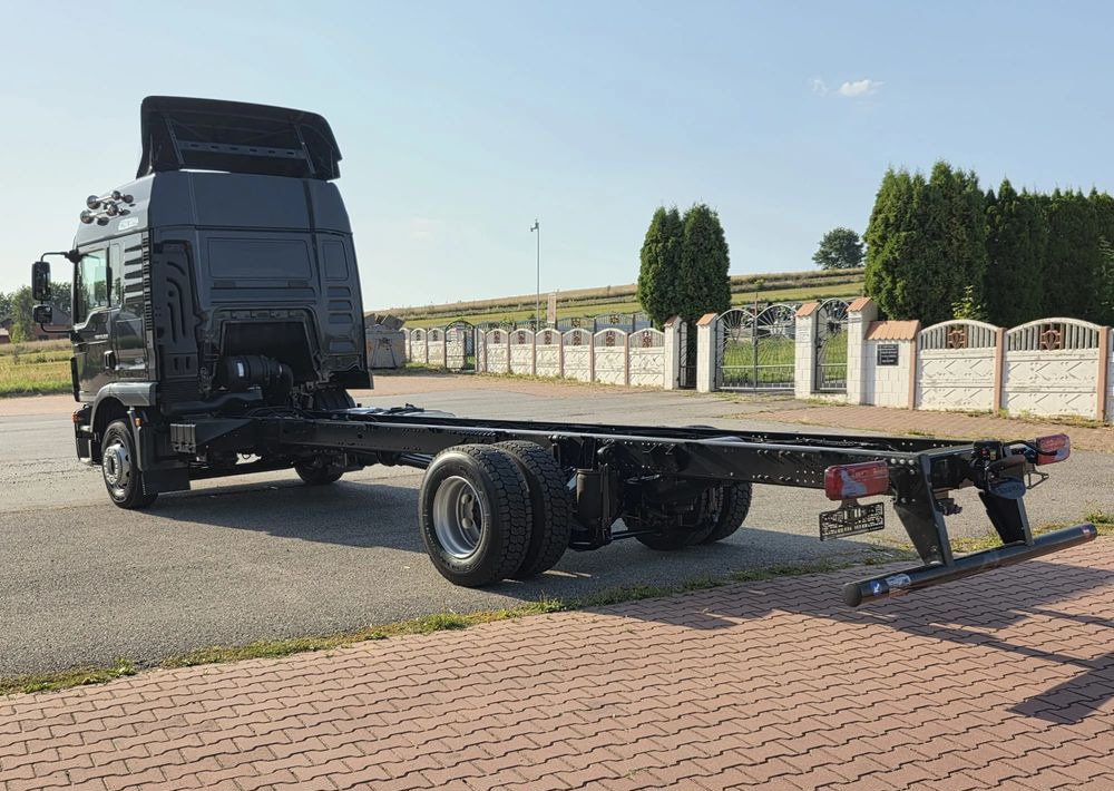 MAN TGM 15.290 / RAMA DO ZABUDOWY / AUTOMAT / SPROWADZONY / E6 / LIFT / ROZSTAW OSI 5.5M / LAWETA / POMOC DROGOWA / STAN BARDZO DOBRY/ - Камион со кабинска шасија: слика 4 MAN TGM 15.290 / RAMA DO ZABUDOWY / AUTOMAT / SPROWADZONY / E6 / LIFT / ROZSTAW OSI 5.5M / LAWETA / POMOC DROGOWA / STAN BARDZO DOBRY/ - Камион со кабинска шасија: слика 4