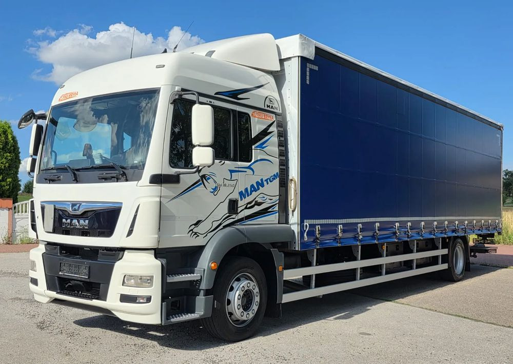 MAN TGM 18.290 / 18.250 /E6 / 22 PALETY / AUTOMAT / ZSUWANY DACH ORAZ BOKI / 9700 ŁADOWNOŚĆ / SERWISOWANY / NISKI PRZEBIEG / WINDA / FIRANKA / 11.2018 / 459 TYŚ PRZEBIEG / PIERWSZY WŁAŚCICIEL/ - Камион со церада: слика 1 MAN TGM 18.290 / 18.250 /E6 / 22 PALETY / AUTOMAT / ZSUWANY DACH ORAZ BOKI / 9700 ŁADOWNOŚĆ / SERWISOWANY / NISKI PRZEBIEG / WINDA / FIRANKA / 11.2018 / 459 TYŚ PRZEBIEG / PIERWSZY WŁAŚCICIEL/ - Камион со церада: слика 1