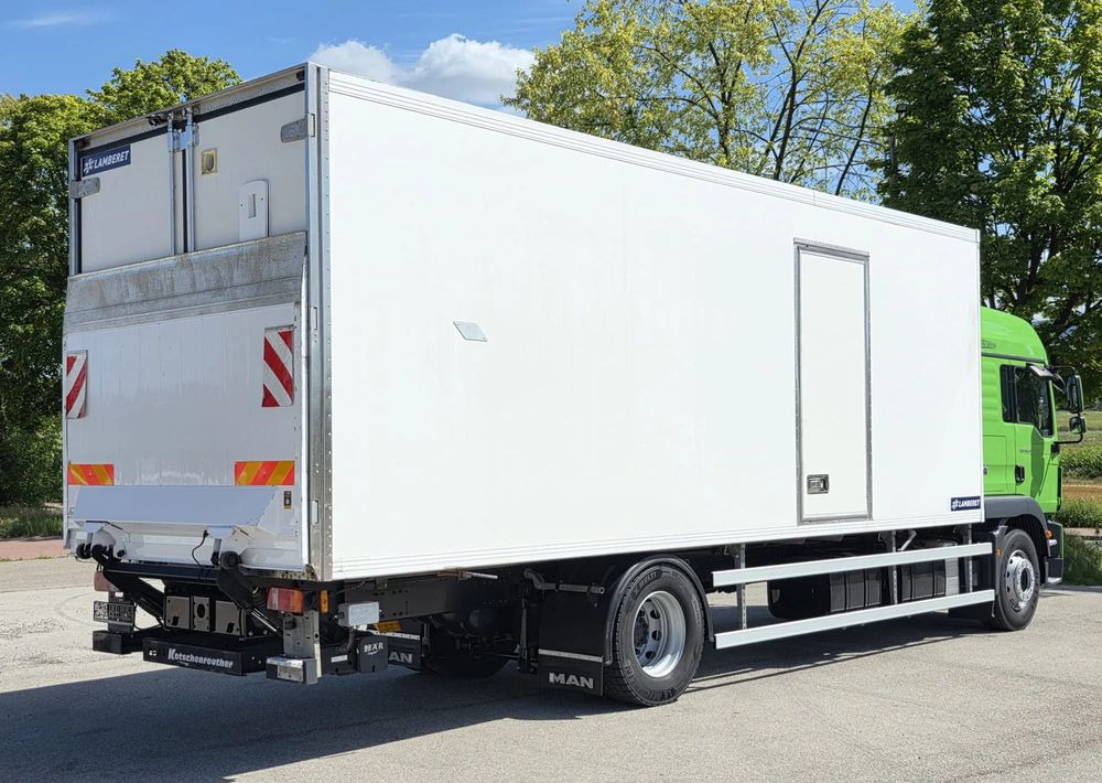 MAN TGM 18.340 / 18.290 / 15.290 / IZOTERMA / WINDA / 19PALET /E6 / SPROWADZONY / AUTOMAT / SYPIALKA / PIERWSZY WŁAŚCICIEL / BOCZNE DRZWI / STAN BARDZO DOBRY - Камион ладилник: слика 4 MAN TGM 18.340 / 18.290 / 15.290 / IZOTERMA / WINDA / 19PALET /E6 / SPROWADZONY / AUTOMAT / SYPIALKA / PIERWSZY WŁAŚCICIEL / BOCZNE DRZWI / STAN BARDZO DOBRY - Камион ладилник: слика 4