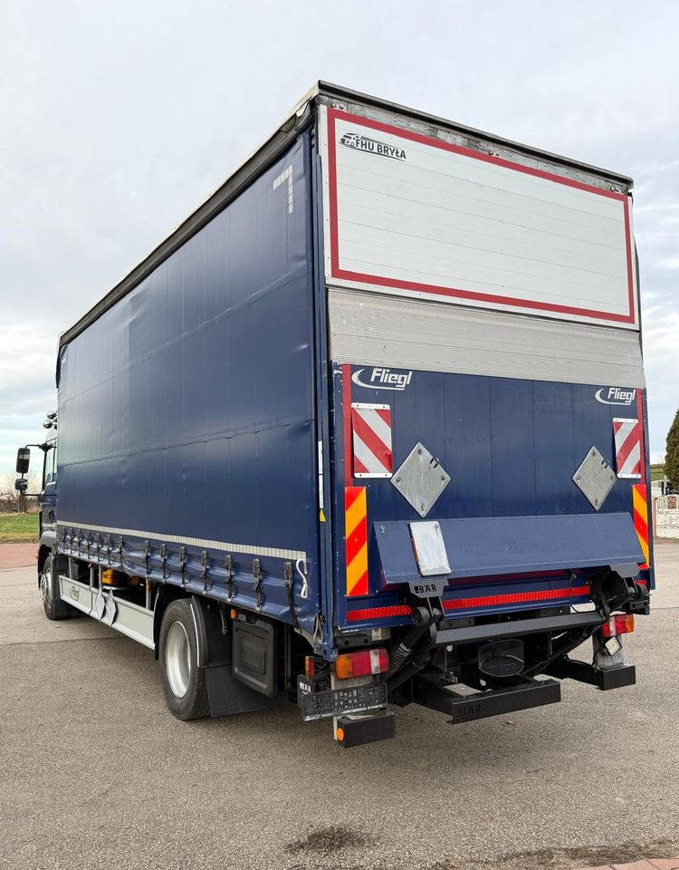 MAN TGM 18.340 / FIRANKA / LIFT / SPROWADZONY / KLIMA POSTOJOWA / 2017 / 9700 ŁADOWNOŚĆ / AUTOMAT / 18 PALET / E6 / WINDA / - Камион со церада: слика 4 MAN TGM 18.340 / FIRANKA / LIFT / SPROWADZONY / KLIMA POSTOJOWA / 2017 / 9700 ŁADOWNOŚĆ / AUTOMAT / 18 PALET / E6 / WINDA / - Камион со церада: слика 4