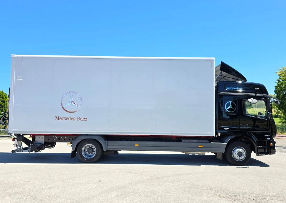 Камион ладилник Mercedes-Benz ATEGO 1527/1530/IZOTERMA/WINDA/SPROWADZONY/E6/PIERWSZY WŁAŚCICIEL/AUTOMAT/18EURO PALET/STAN BARDZO DOBRY: слика 9