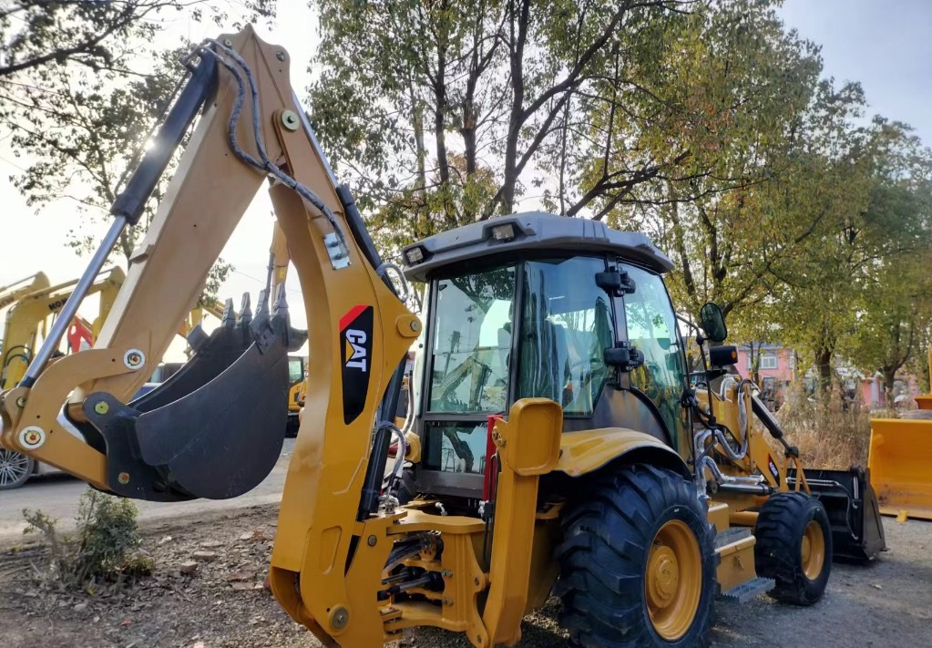 CAT 420 F Caterpillar 420F backhoe loader - Ровокопач: слика 2 CAT 420 F Caterpillar 420F backhoe loader - Ровокопач: слика 2
