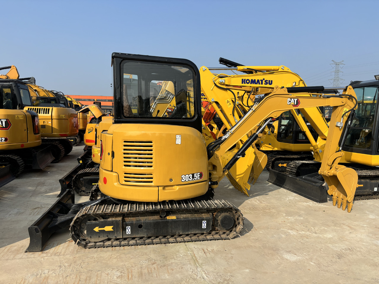 CATERPILLAR CAT303.5E - Мини багер: слика 2 CATERPILLAR CAT303.5E - Мини багер: слика 2