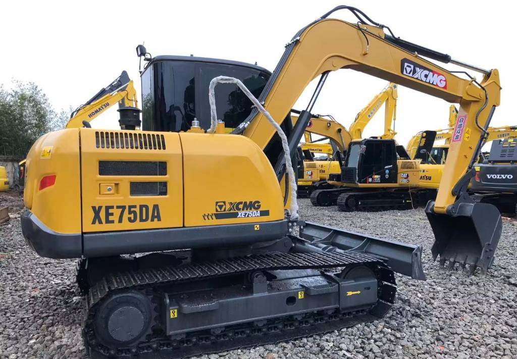 XCMG XE 75 DA XE75 - Мини багер: слика 1 XCMG XE 75 DA XE75 - Мини багер: слика 1