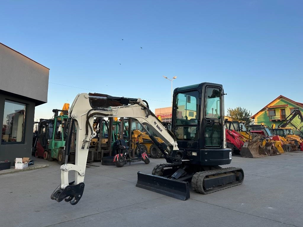 Bobcat E25EM - Мини багер: слика 1 Bobcat E25EM - Мини багер: слика 1