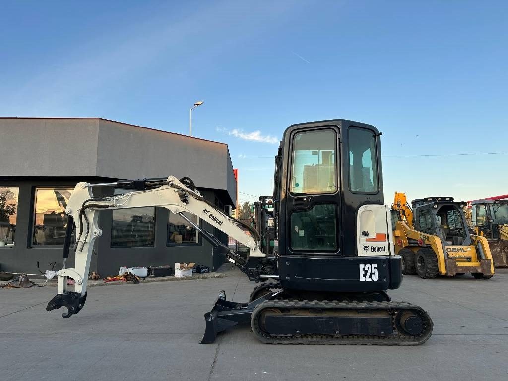 Bobcat E25EM - Мини багер: слика 2 Bobcat E25EM - Мини багер: слика 2