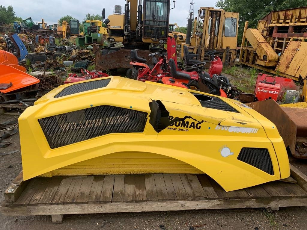 Bomag BW 216DH BONNET - Рамка/ Шасија за Градежна машина: слика 2 Bomag BW 216DH BONNET - Рамка/ Шасија за Градежна машина: слика 2