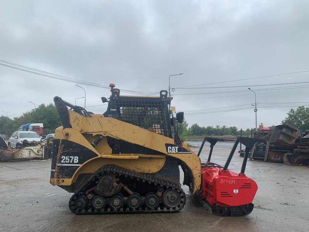 CAT 257 B - Компактен натоварувач: слика 5 CAT 257 B - Компактен натоварувач: слика 5