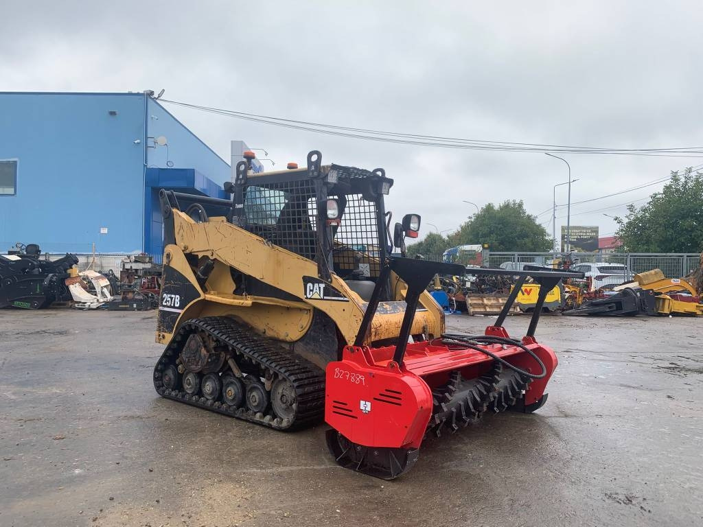 CAT 257 B - Компактен натоварувач: слика 1 CAT 257 B - Компактен натоварувач: слика 1