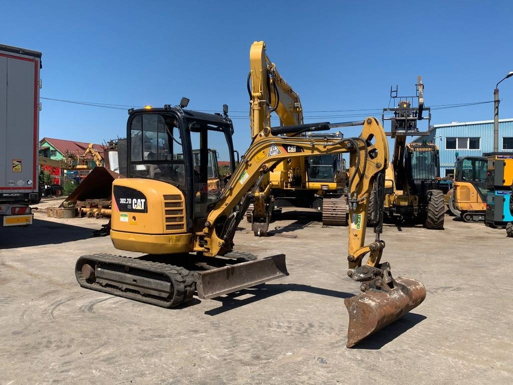 CAT 302.7 CR - Мини багер: слика 2 CAT 302.7 CR - Мини багер: слика 2