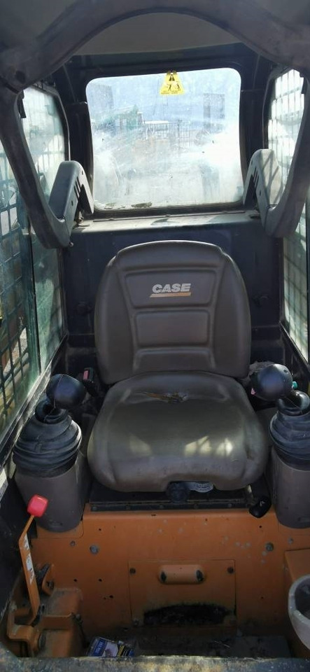 Case 440CT - Компактен натоварувач: слика 5 Case 440CT - Компактен натоварувач: слика 5