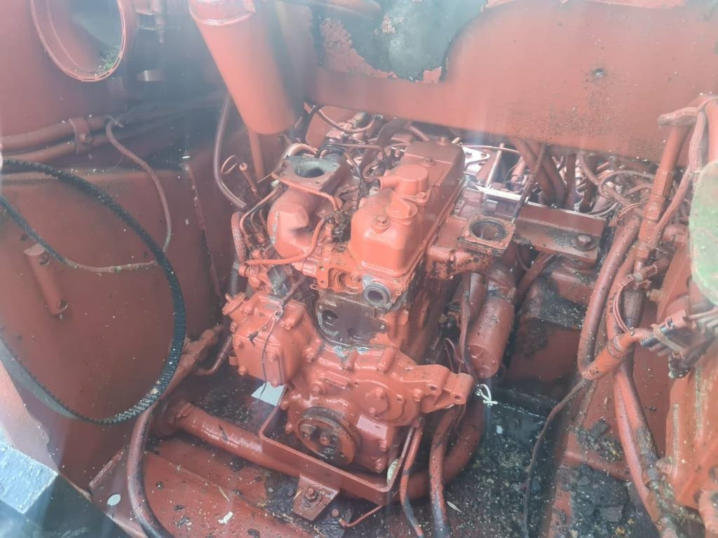 Gehl 3640-3840 FOR PARTS - Компактен натоварувач: слика 3 Gehl 3640-3840 FOR PARTS - Компактен натоварувач: слика 3