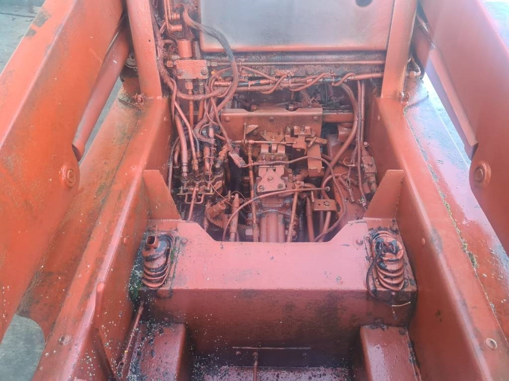 Gehl 3640-3840 FOR PARTS - Компактен натоварувач: слика 2 Gehl 3640-3840 FOR PARTS - Компактен натоварувач: слика 2