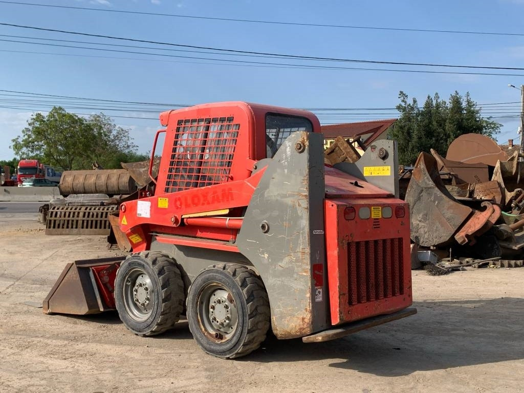 Gehl SL3840SX - Компактен натоварувач: слика 3 Gehl SL3840SX - Компактен натоварувач: слика 3