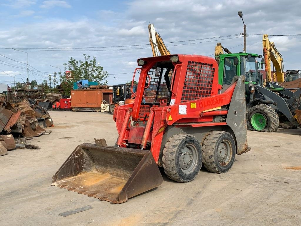Gehl SL3840SX - Компактен натоварувач: слика 1 Gehl SL3840SX - Компактен натоварувач: слика 1