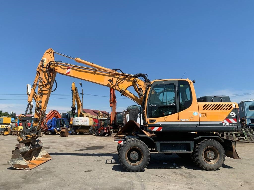 Hyundai Robex 180 W-9 A - Багер на тркала: слика 2 Hyundai Robex 180 W-9 A - Багер на тркала: слика 2
