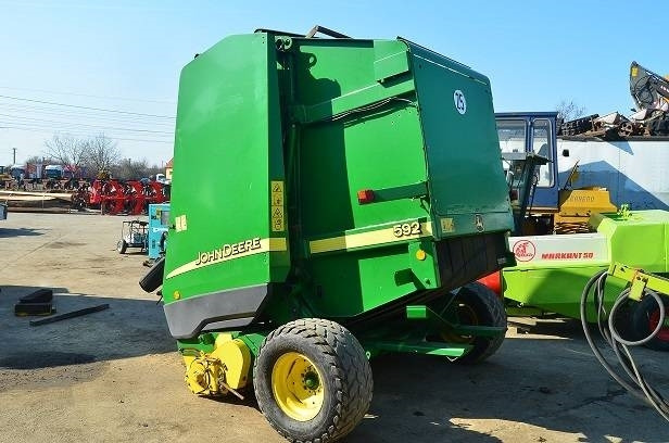 John Deere 592 - Балирка за тркалезни бали: слика 3 John Deere 592 - Балирка за тркалезни бали: слика 3