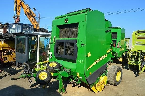 John Deere 592 - Балирка за тркалезни бали: слика 1 John Deere 592 - Балирка за тркалезни бали: слика 1