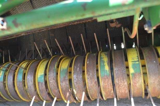 John Deere 592 - Балирка за тркалезни бали: слика 4 John Deere 592 - Балирка за тркалезни бали: слика 4