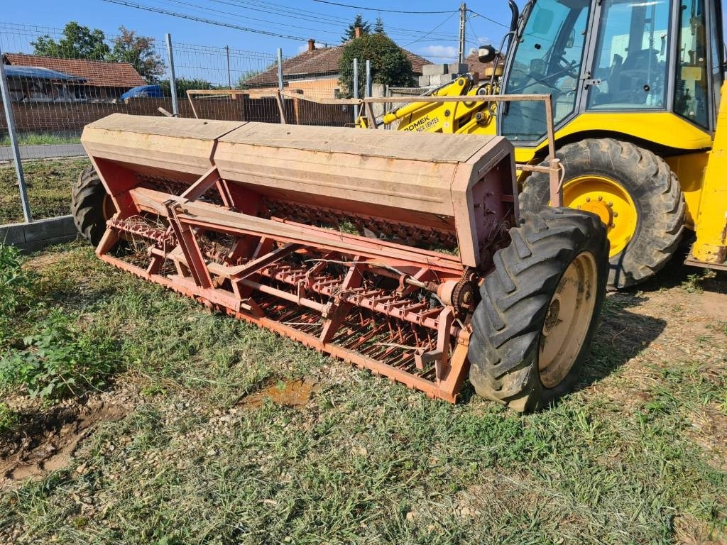 Kuhn 4M - Комбајнска семенска дупчалка: слика 1 Kuhn 4M - Комбајнска семенска дупчалка: слика 1