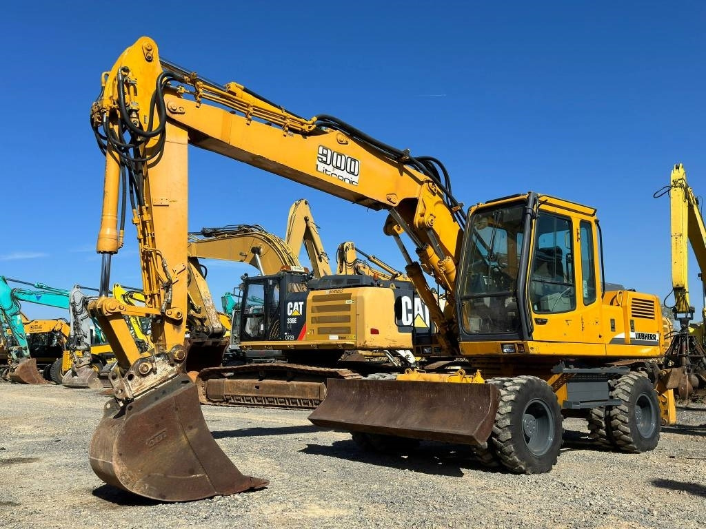 Liebherr A 900 B - Багер на тркала: слика 1 Liebherr A 900 B - Багер на тркала: слика 1