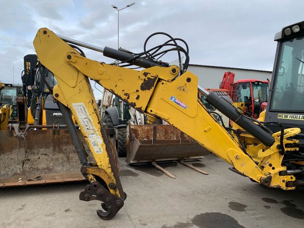 New Holland B 115 4PS - Ровокопач: слика 5 New Holland B 115 4PS - Ровокопач: слика 5