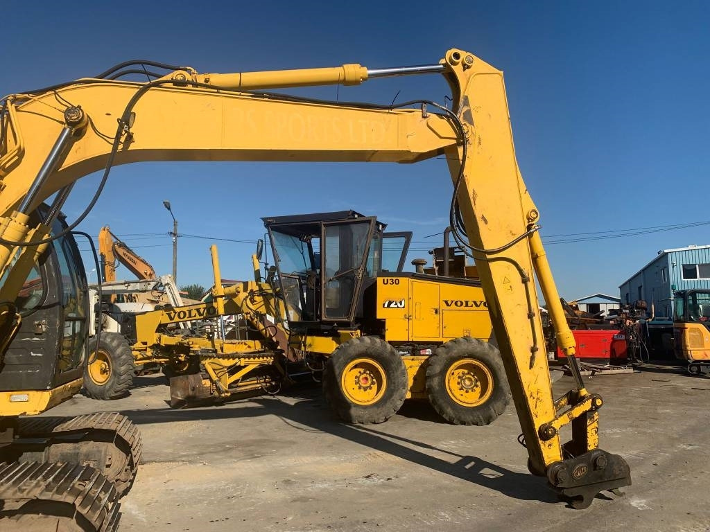 New Holland E 135 SR - Багер гасеничар: слика 4 New Holland E 135 SR - Багер гасеничар: слика 4