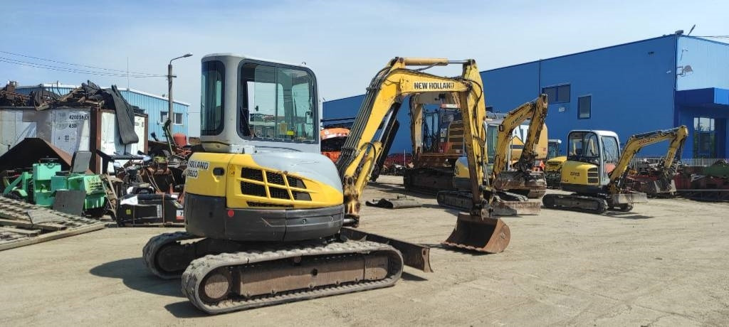 New Holland E 50.2 C - Мини багер: слика 2 New Holland E 50.2 C - Мини багер: слика 2
