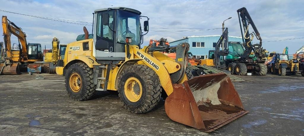 New Holland W 130 - Натоварувач на тркала: слика 1 New Holland W 130 - Натоварувач на тркала: слика 1