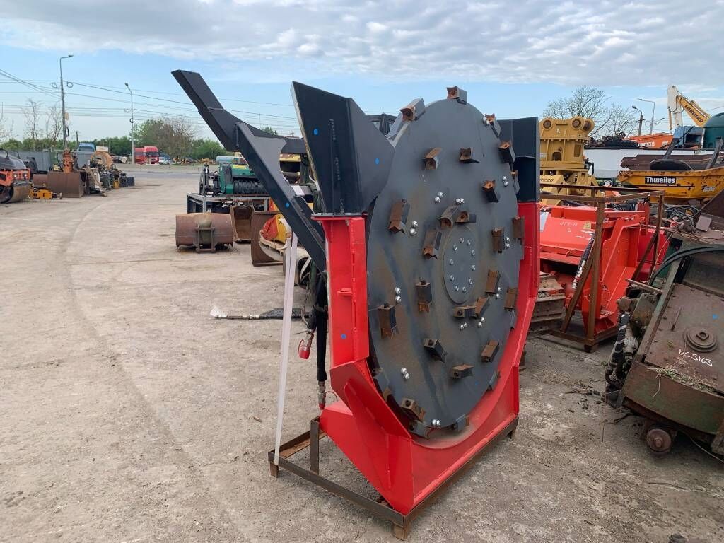 Raytree RMDM70 Mulcher Raytree RMDM70 Mulcher - Шумски мулчер: слика 2 Raytree RMDM70 Mulcher Raytree RMDM70 Mulcher - Шумски мулчер: слика 2