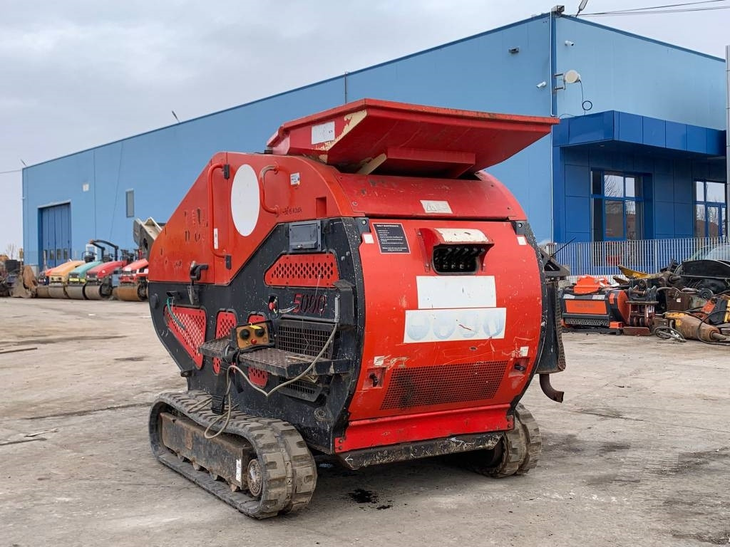 Red Rhino 5000 - Мобилна дробилка: слика 3 Red Rhino 5000 - Мобилна дробилка: слика 3