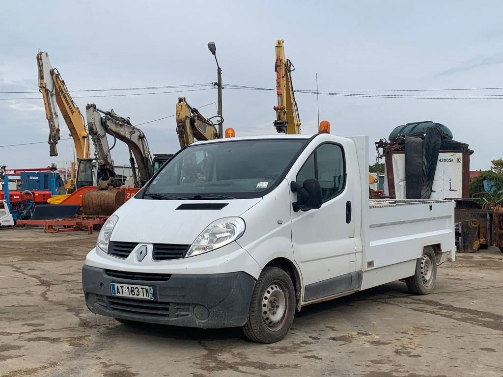 Renault Trafic - Товарно комбе: слика 1 Renault Trafic - Товарно комбе: слика 1