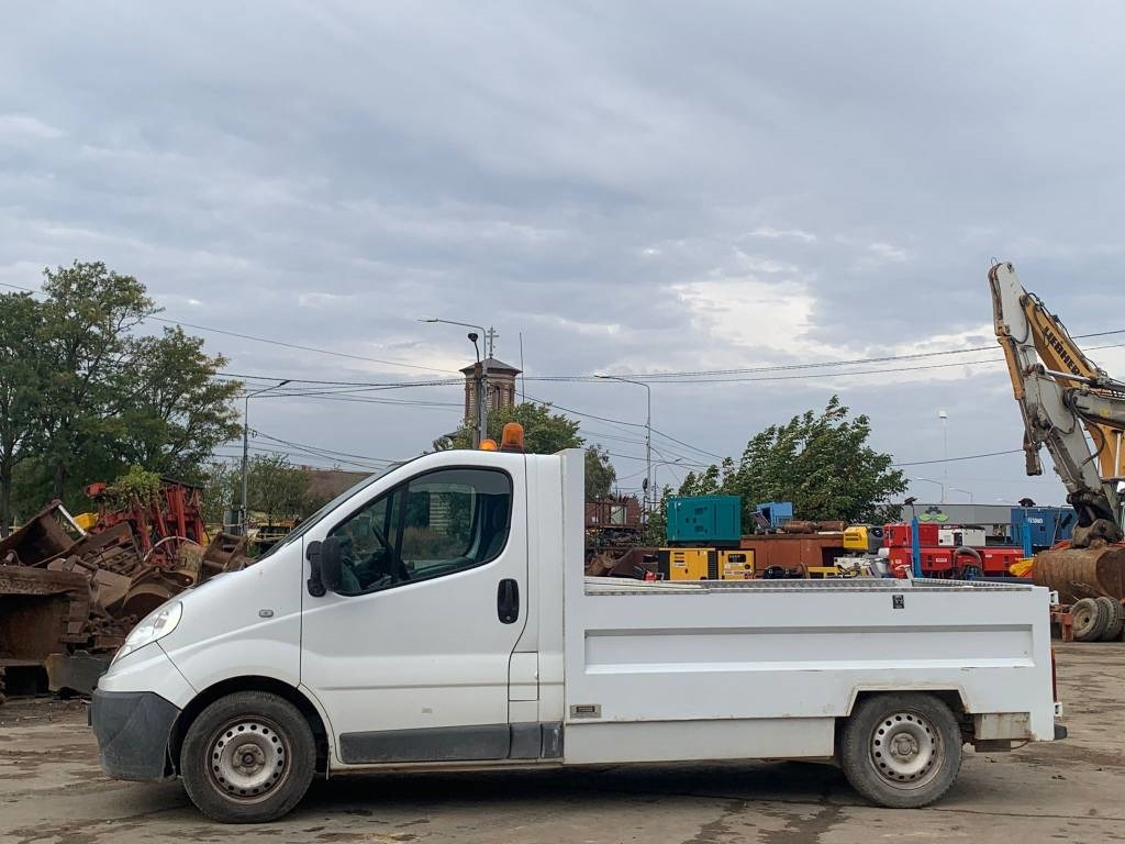 Renault Trafic - Товарно комбе: слика 2 Renault Trafic - Товарно комбе: слика 2