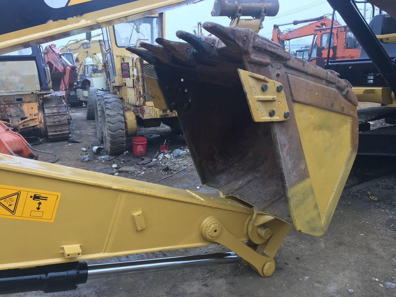 Caterpillar 320D - Багер гасеничар: слика 1 Caterpillar 320D - Багер гасеничар: слика 1