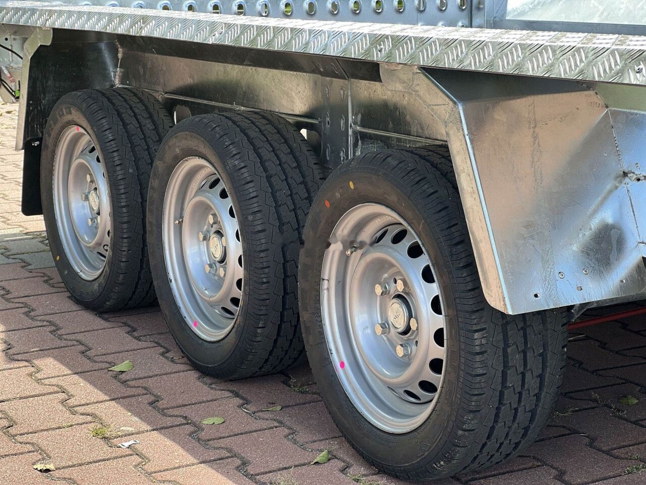 Wiola Pod sprzęt budowlany B3540 MAXX 3500kg - Приколка за градежни машини: слика 2 Wiola Pod sprzęt budowlany B3540 MAXX 3500kg - Приколка за градежни машини: слика 2