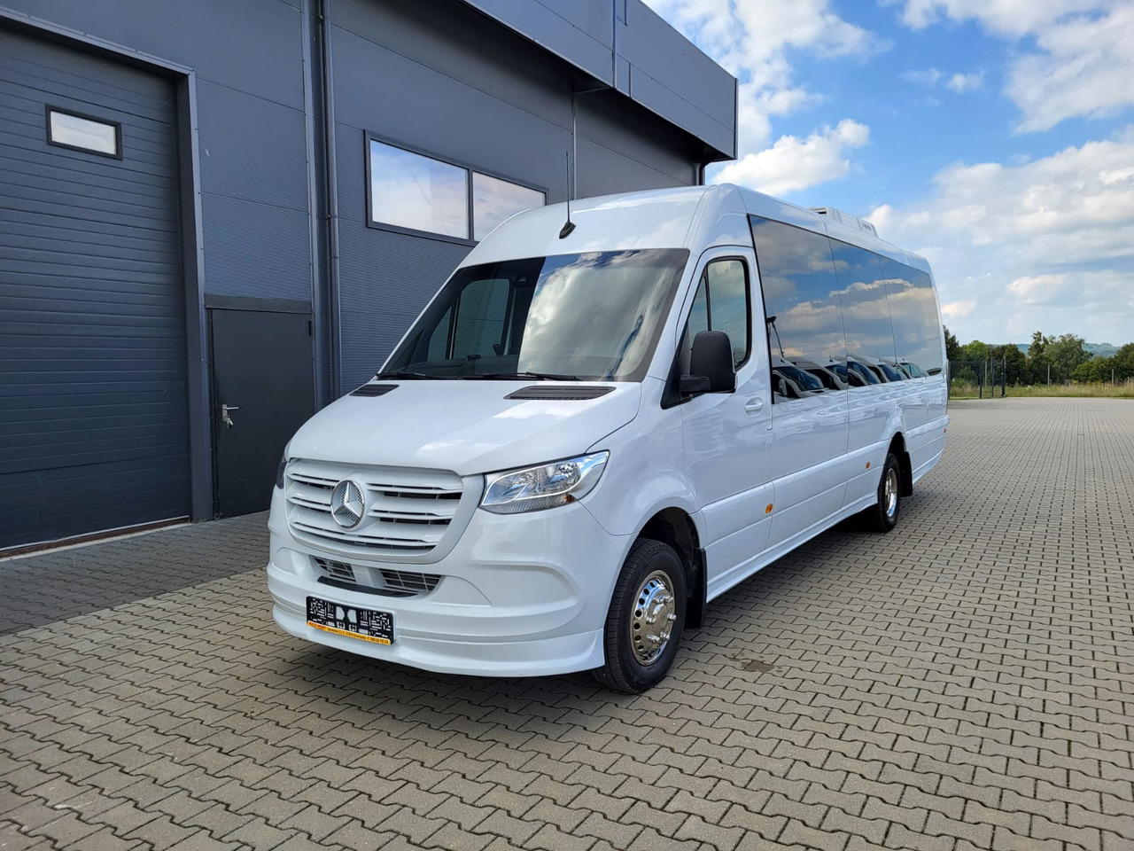MERCEDES-BENZ Sprinter 517 CDI 24 places+ 3 standing NEW - Приградски автобус: слика 1 MERCEDES-BENZ Sprinter 517 CDI 24 places+ 3 standing NEW - Приградски автобус: слика 1