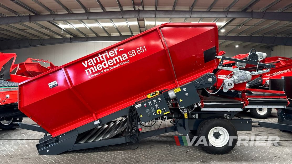 Miedema SB651 Receiving hopper - Опрема за складирање: слика 1 Miedema SB651 Receiving hopper - Опрема за складирање: слика 1
