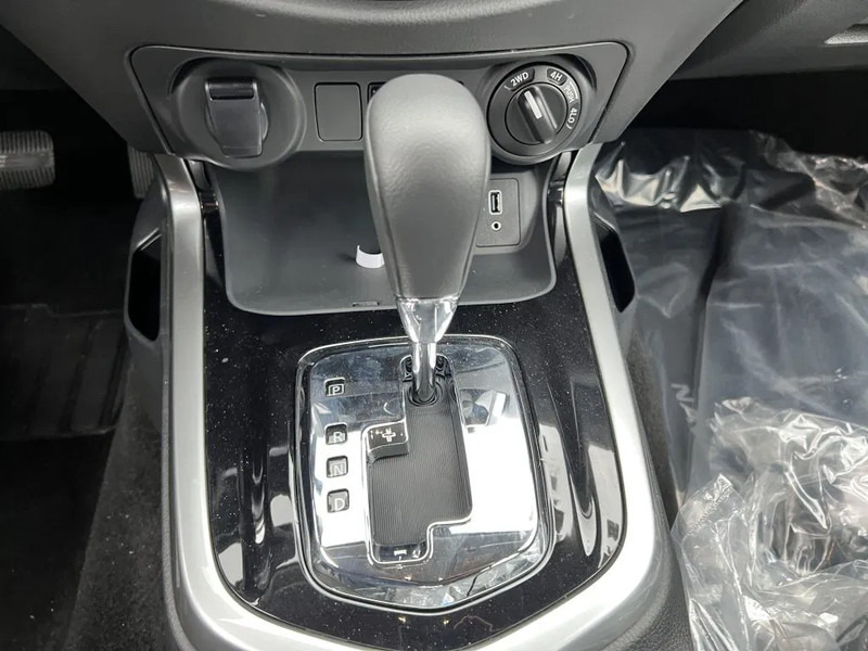 Нов Пикап, Комби со двојна кабина Nissan Navara 4x4 2.5 D Double Cab - LE Plus - AUTOMATIC - FULL OPTIONS - EURO 2 - NEW!! - 3 UNITS: слика 14