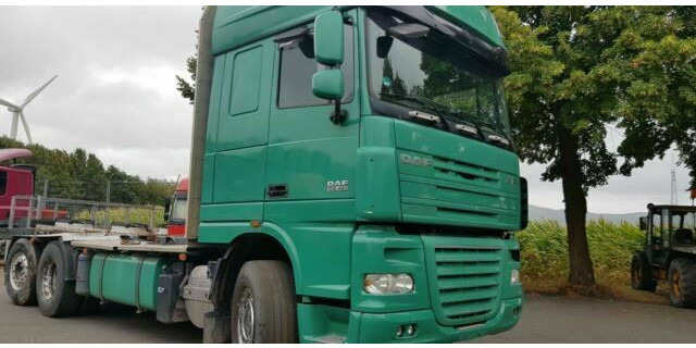 DAF XF105-460Super Spacs Cap G.Haus/Hoch Retarder - Камион за дрва: слика 2 DAF XF105-460Super Spacs Cap G.Haus/Hoch Retarder - Камион за дрва: слика 2