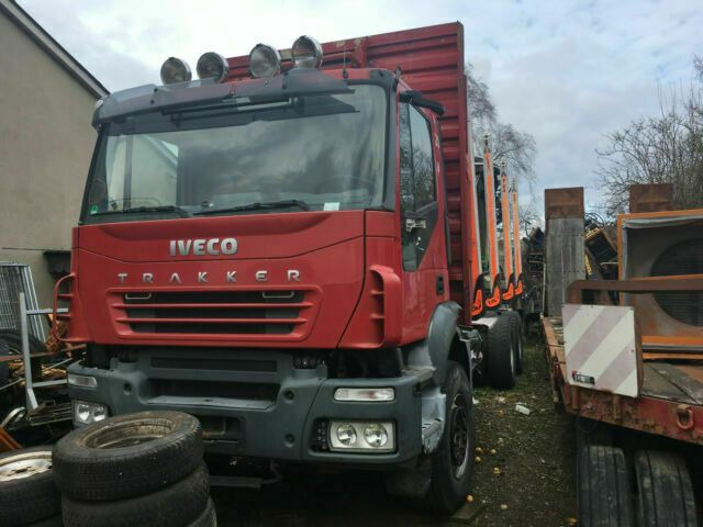 Iveco AD260T450PS 6x4 Blatt Blatt (E:5) - Камион за дрва, Камион со кран: слика 3 Iveco AD260T450PS 6x4 Blatt Blatt (E:5) - Камион за дрва, Камион со кран: слика 3