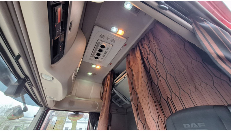 Камион влекач DAF 106-530 Super Spacs G.Haus/Hoch German: слика 8 Камион влекач DAF 106-530 Super Spacs G.Haus/Hoch German: слика 8