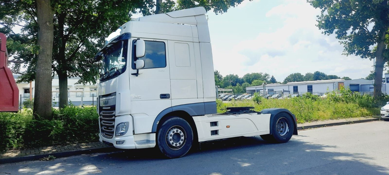 DAF XF106-460PS 1-Hand - Камион влекач: слика 2 DAF XF106-460PS 1-Hand - Камион влекач: слика 2