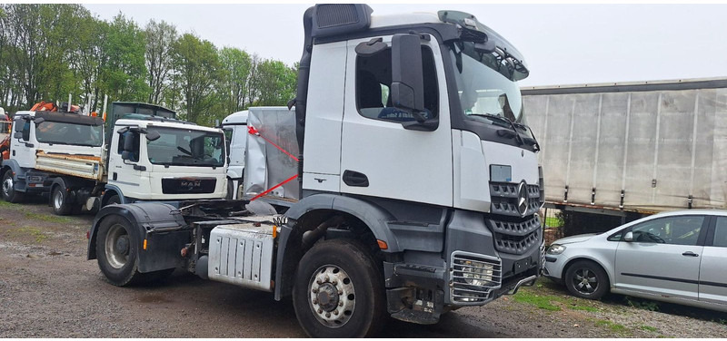 Mercedes-Benz 1840 HD 4x4 Arocs - Камион влекач: слика 2 Mercedes-Benz 1840 HD 4x4 Arocs - Камион влекач: слика 2