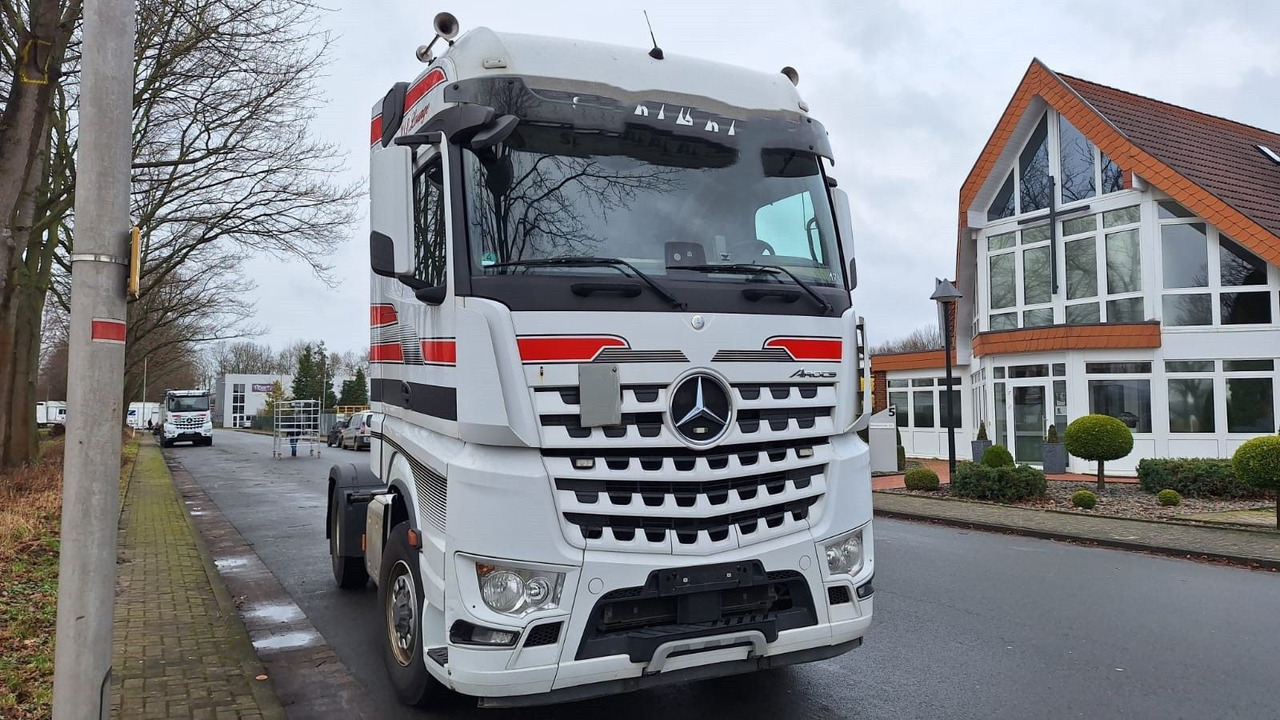Mercedes-Benz 1845 Arocs 4x4 HD 1-Hand - Камион влекач: слика 2 Mercedes-Benz 1845 Arocs 4x4 HD 1-Hand - Камион влекач: слика 2