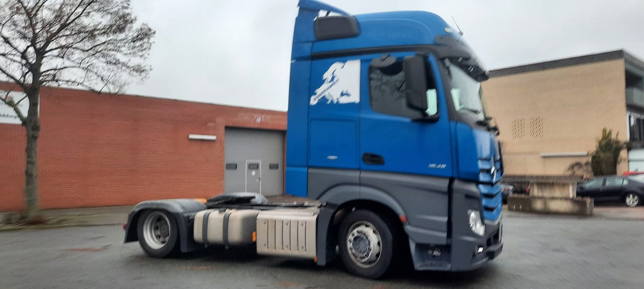 Mercedes-Benz 1845 SZM Actros - Камион влекач: слика 2 Mercedes-Benz 1845 SZM Actros - Камион влекач: слика 2