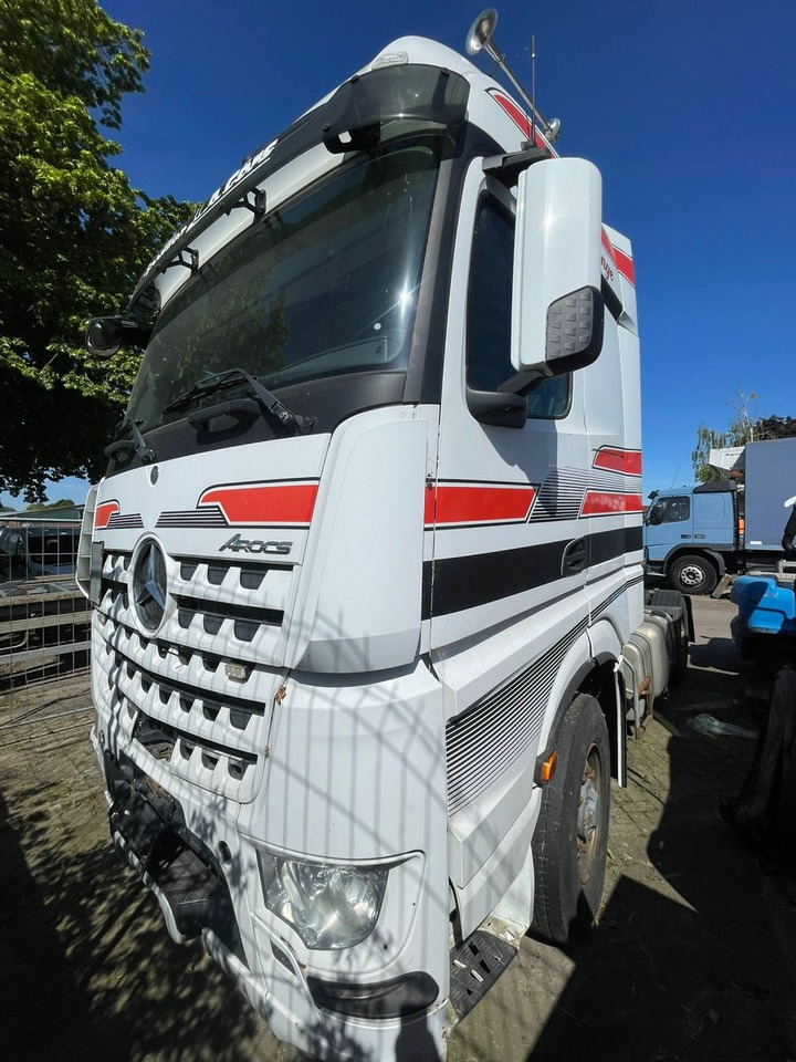 Mercedes-Benz 1845MP4 HD 4x4 - Камион влекач: слика 1 Mercedes-Benz 1845MP4 HD 4x4 - Камион влекач: слика 1