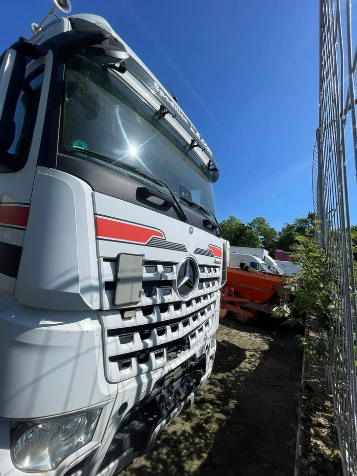 Mercedes-Benz 1845MP4 HD 4x4 - Камион влекач: слика 3 Mercedes-Benz 1845MP4 HD 4x4 - Камион влекач: слика 3