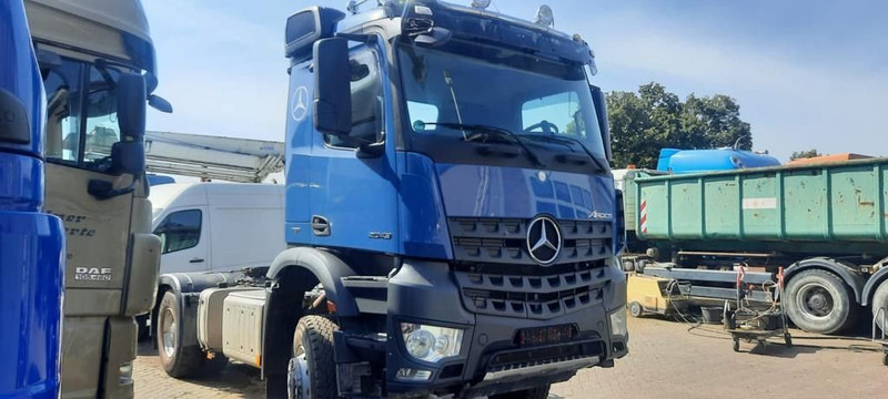 Mercedes-Benz 2043 Arocs 4x4 - Камион влекач: слика 2 Mercedes-Benz 2043 Arocs 4x4 - Камион влекач: слика 2