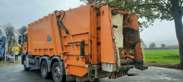 MAN 26.320 Müllwagen Faun Variopress - Камион за ѓубре: слика 4 MAN 26.320 Müllwagen Faun Variopress - Камион за ѓубре: слика 4